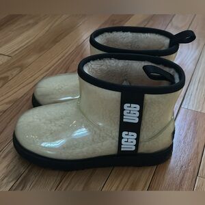 UGG kids clear mini size 3